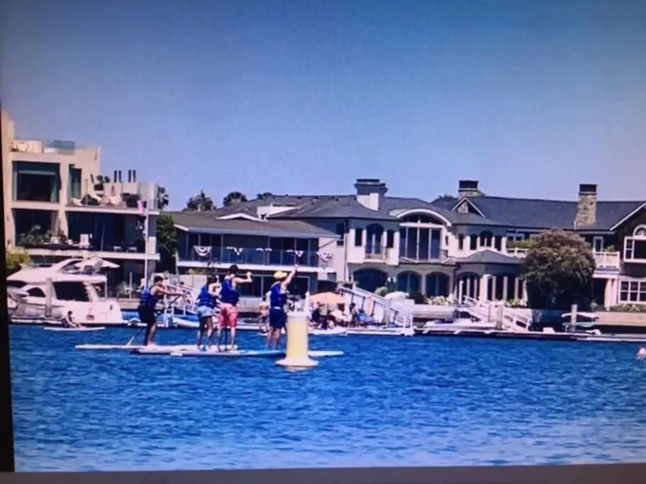 Elegant With Spectacular View & Steps To So Much. Apartment Long Beach United States